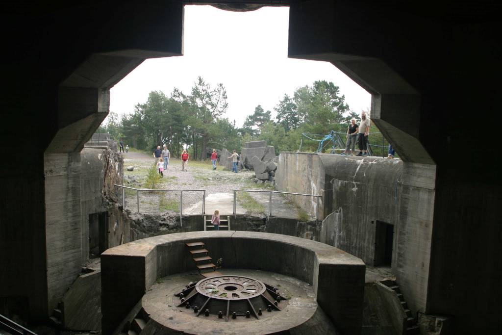 Amfiåpningen sett innenfra og ut